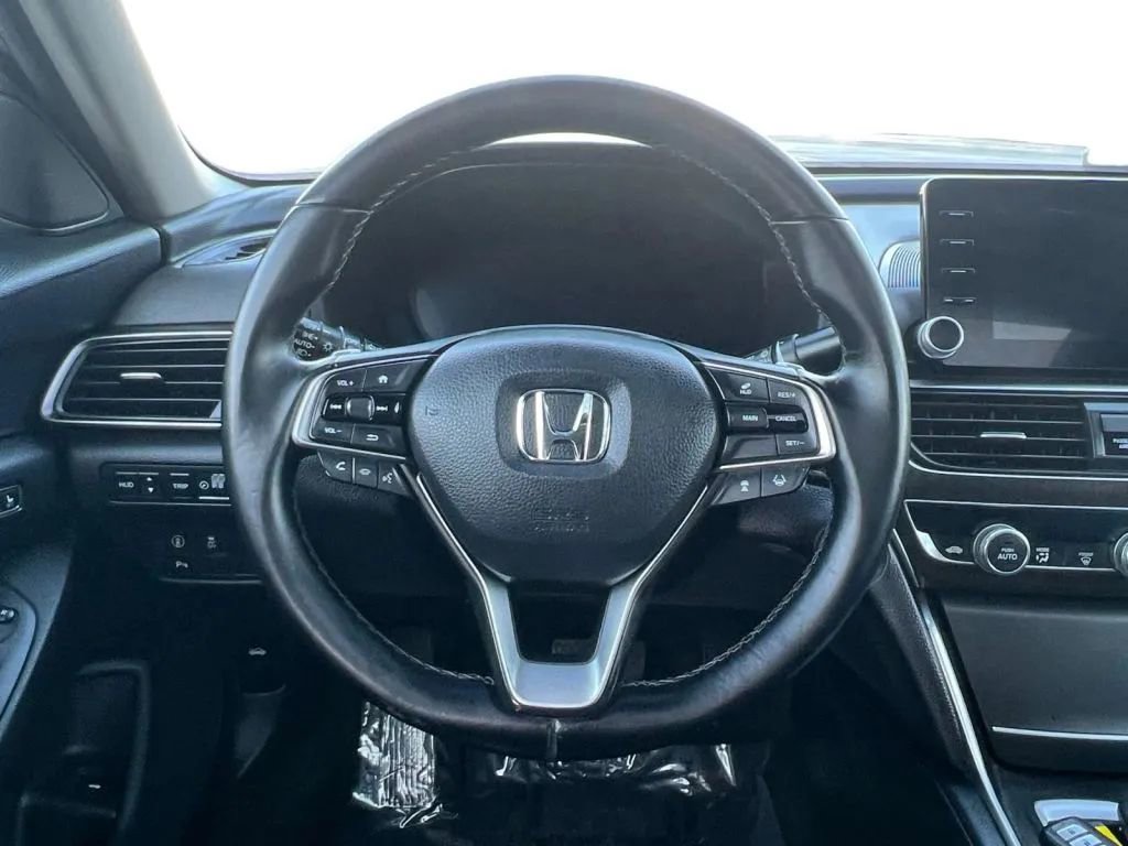 Used 2018 Honda Accord Touring image 11