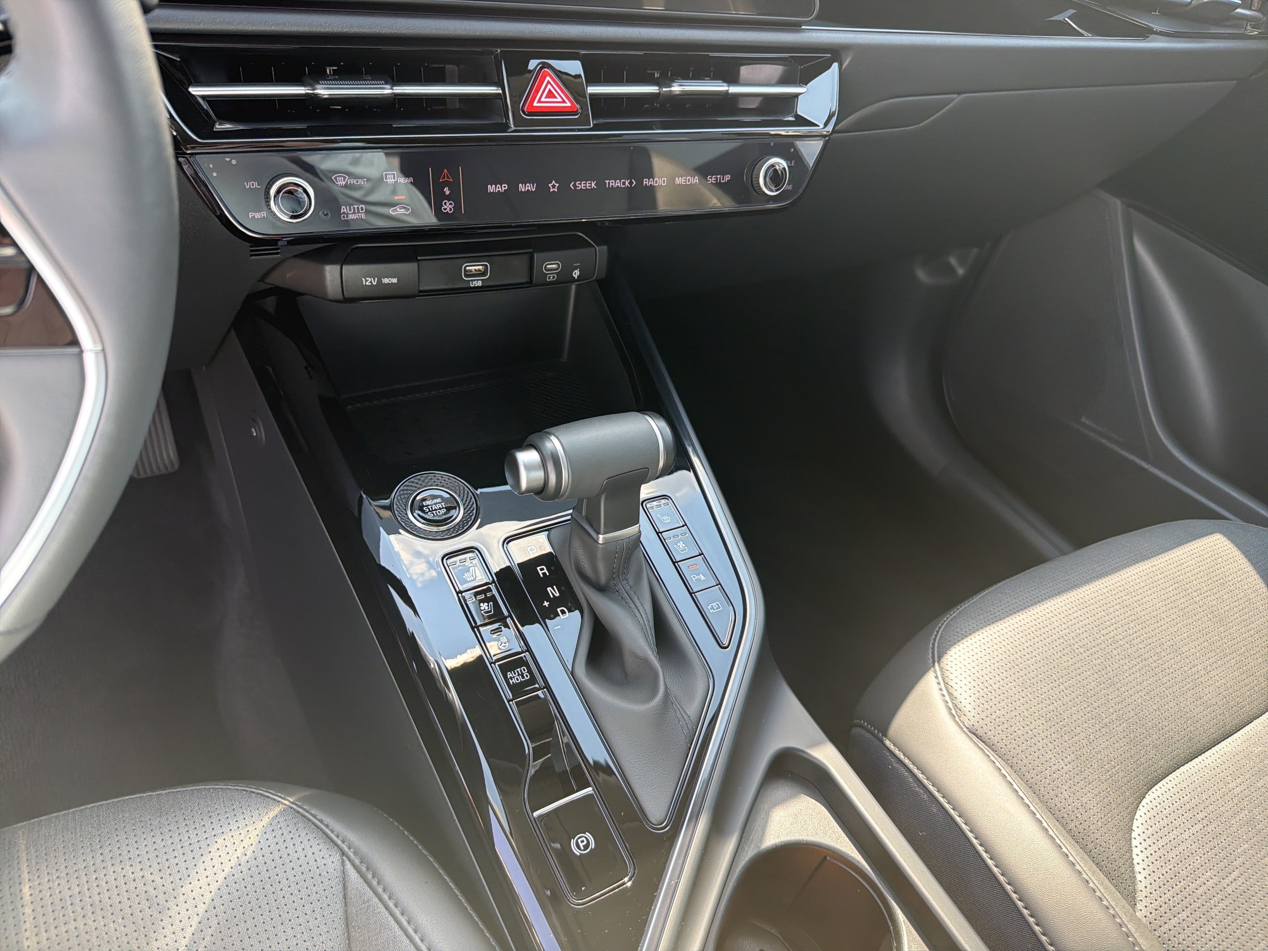 Certified 2025 Kia Niro FWD image 30
