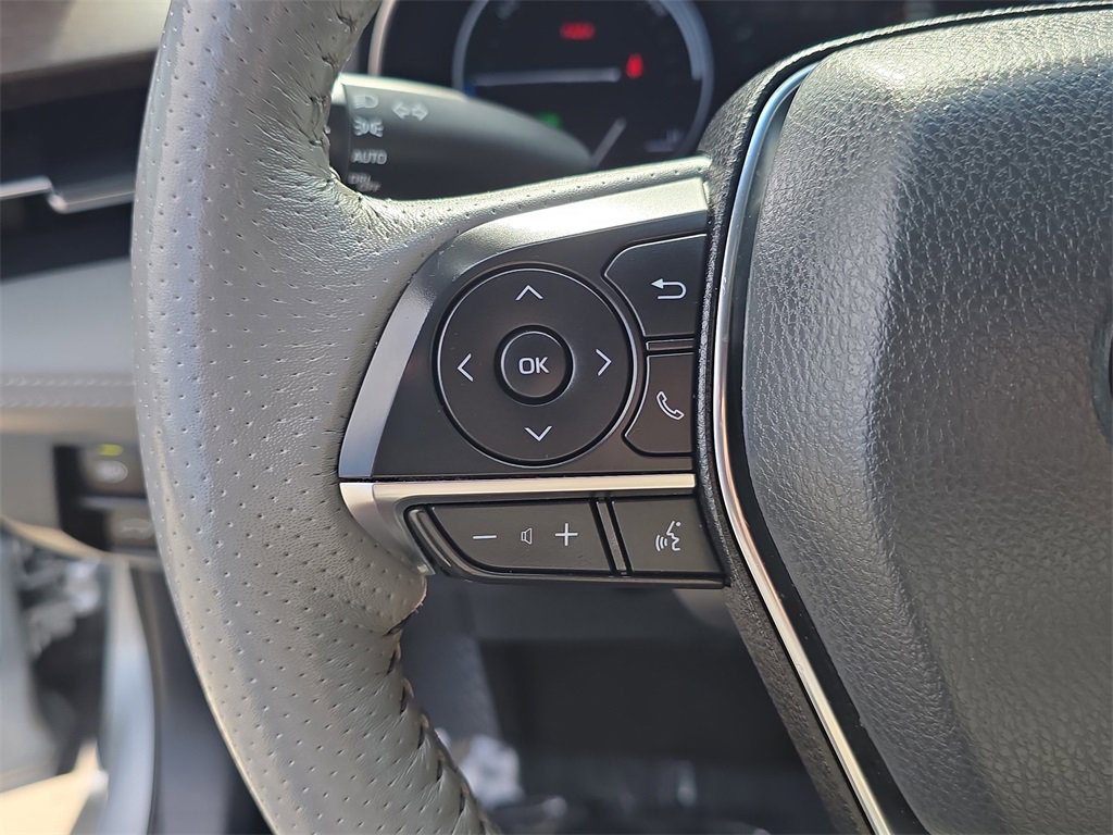 Used 2021 Toyota Avalon Limited image 32