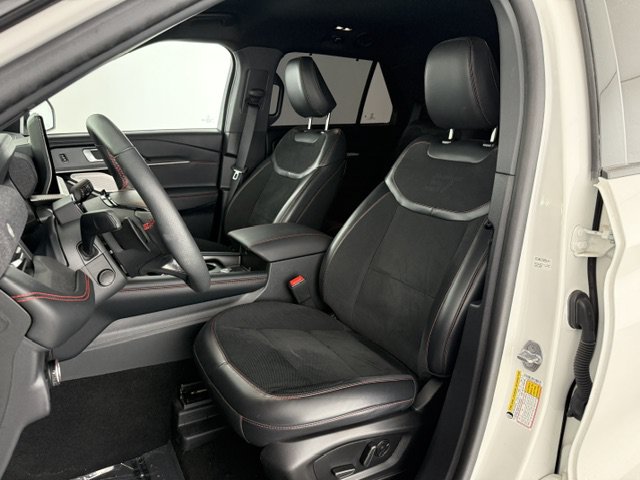 Used 2025 Ford Explorer ST RWD image 10