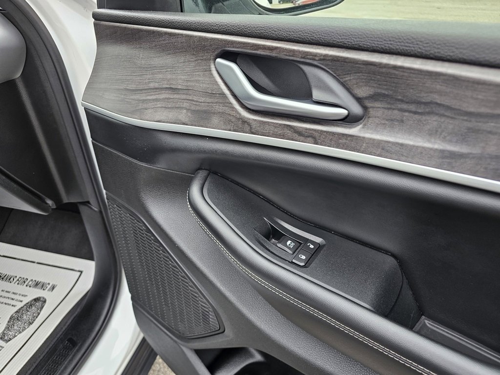 Used 2024 Jeep Grand Cherokee Limited image 26