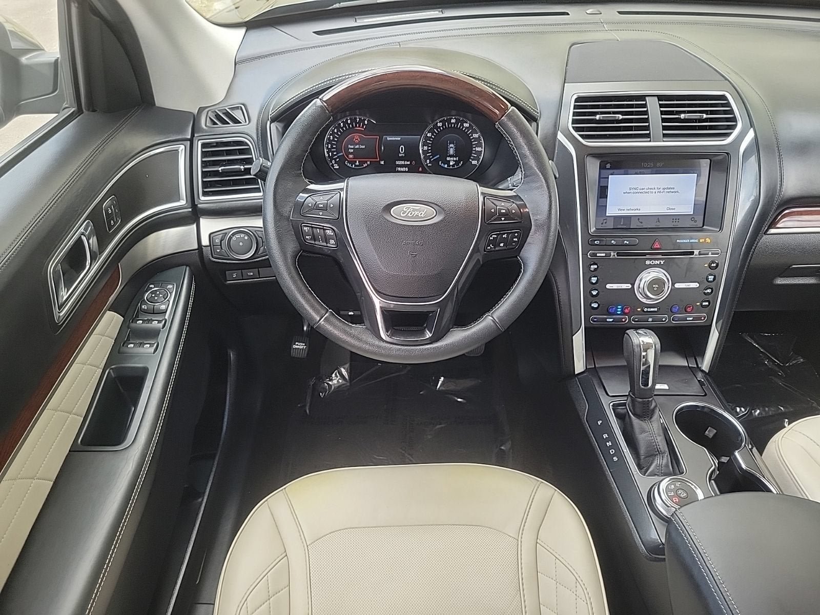 Used 2018 Ford Explorer Platinum AWD/4WD image 16