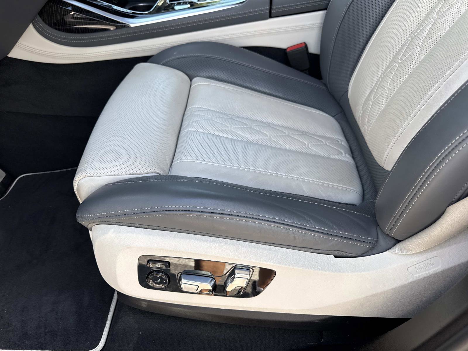 Used 2023 BMW X7 M60i w/ Executive Package AWD/4WD image 25