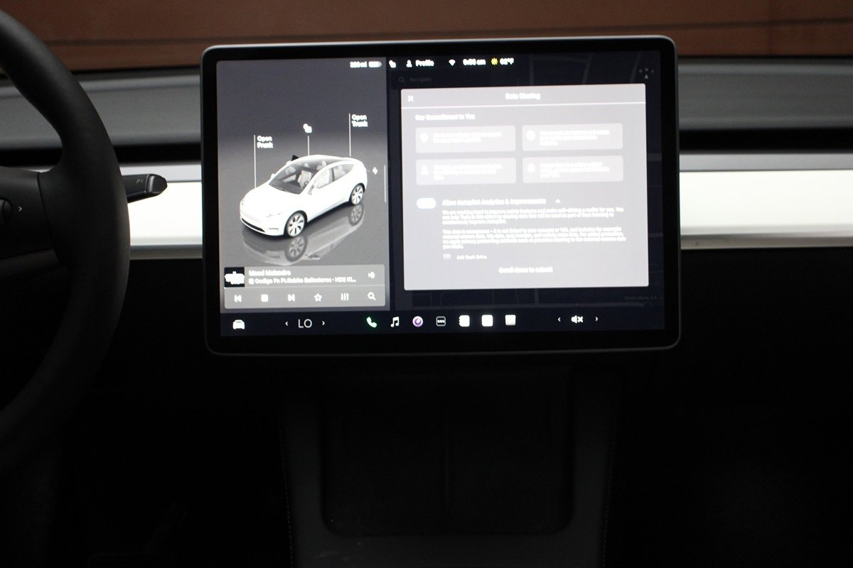 Used 2023 Tesla Model Y Long Range image 26