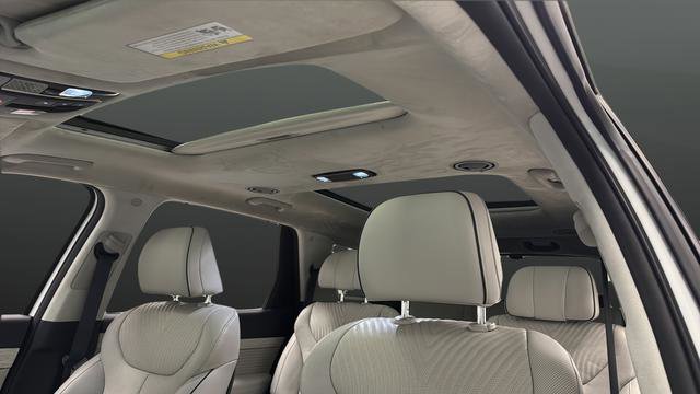 Used 2025 Hyundai Palisade Calligraphy image 12