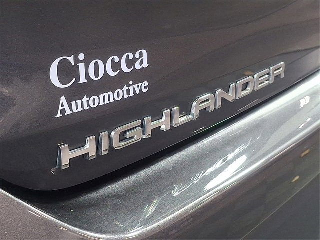 Used 2023 Toyota Highlander L image 30