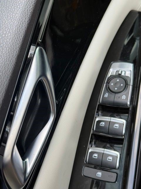 Used 2024 Kia Carnival EX FWD image 10