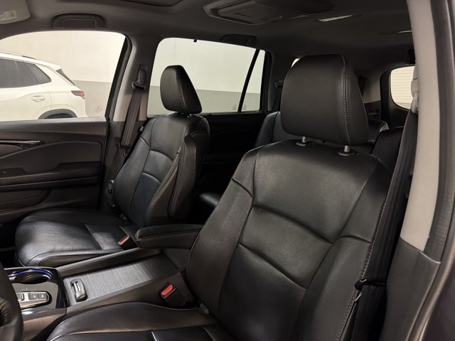 Used 2017 Honda Pilot Touring image 14