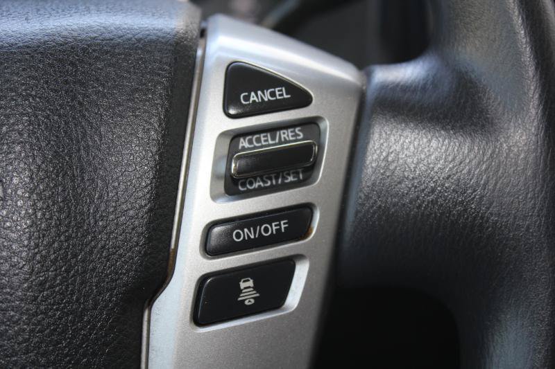 Used 2022 Nissan Titan SV AWD/4WD image 23