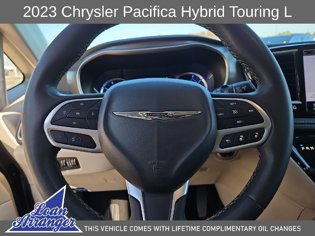 Used 2023 Chrysler Pacifica Touring-L FWD image 27