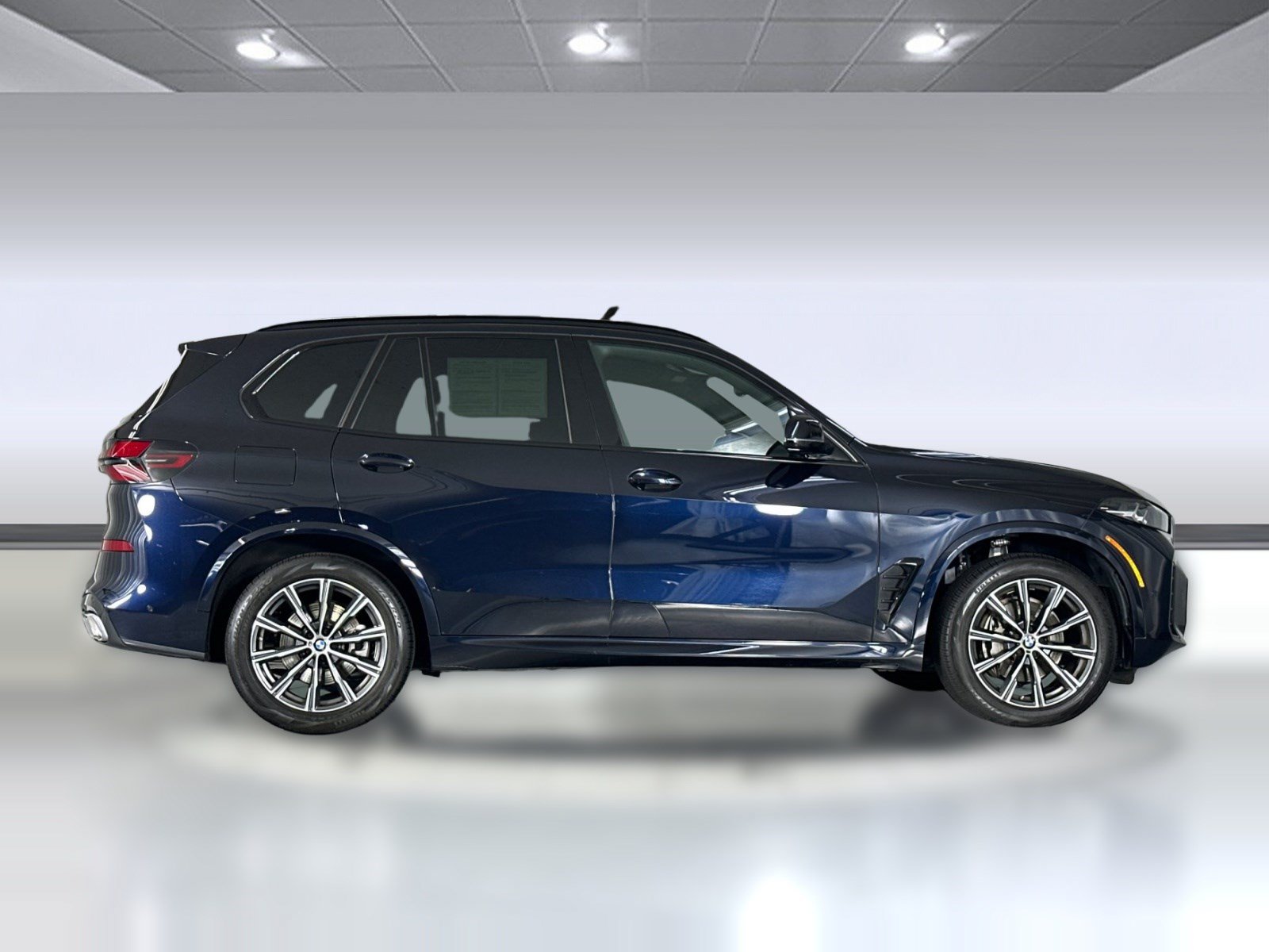 Used 2024 BMW X5 sDrive40i w/ M Sport Package RWD image 8