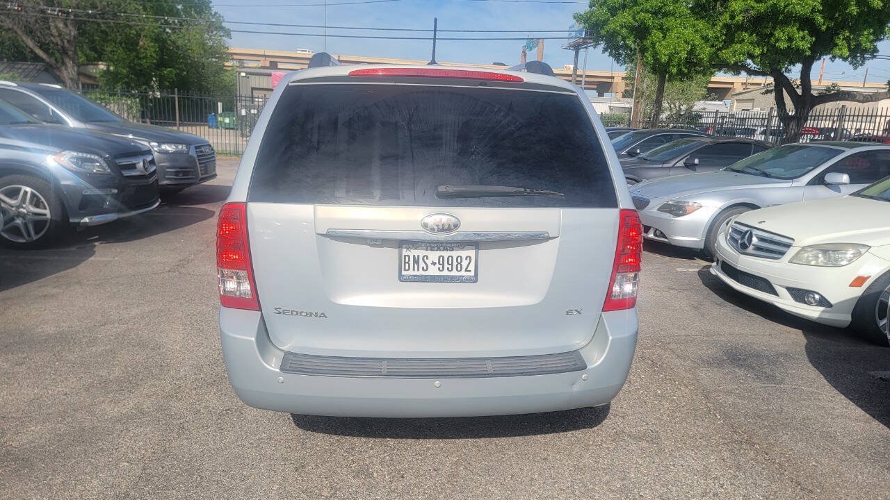Used 2012 Kia Sedona EX w/ Luxury Pkg FWD image 5