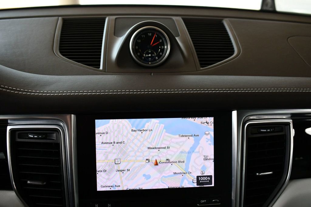 Used 2017 Porsche Macan S image 51