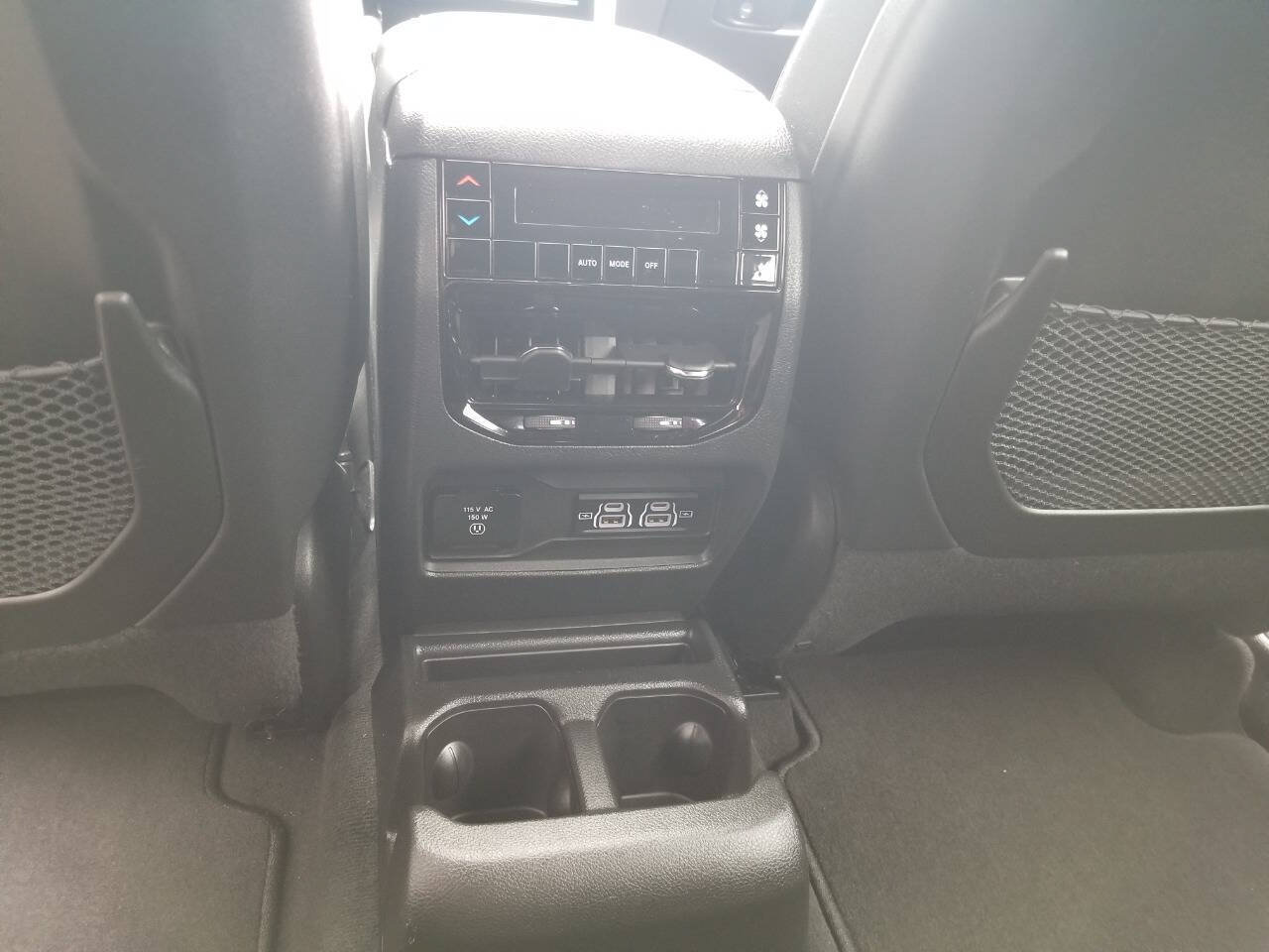 Certified 2024 Jeep Grand Cherokee L Altitude AWD/4WD image 15