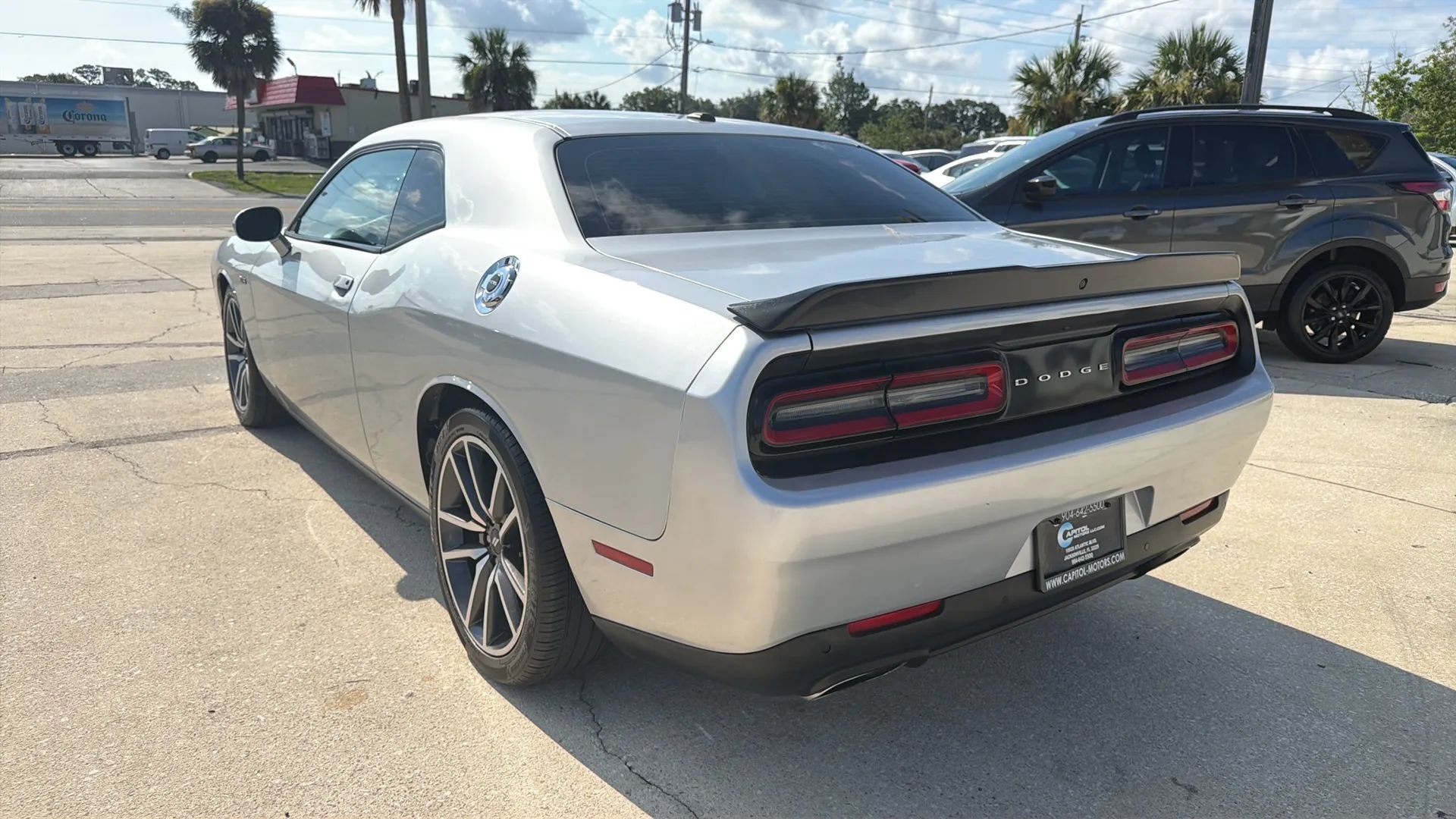 Used 2023 Dodge Challenger R/T RWD image 3