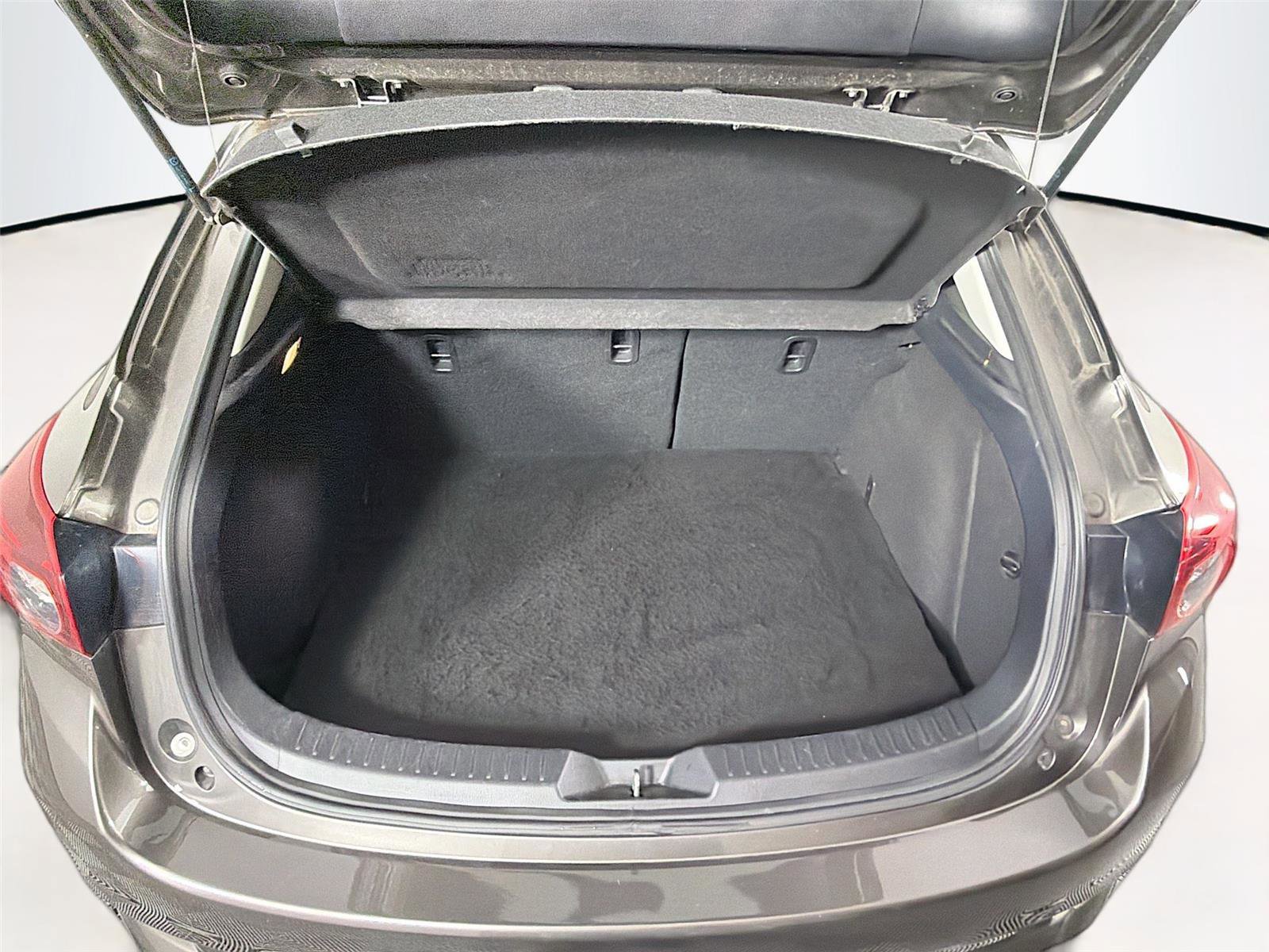 Used 2017 MAZDA MAZDA3 Grand Touring image 26