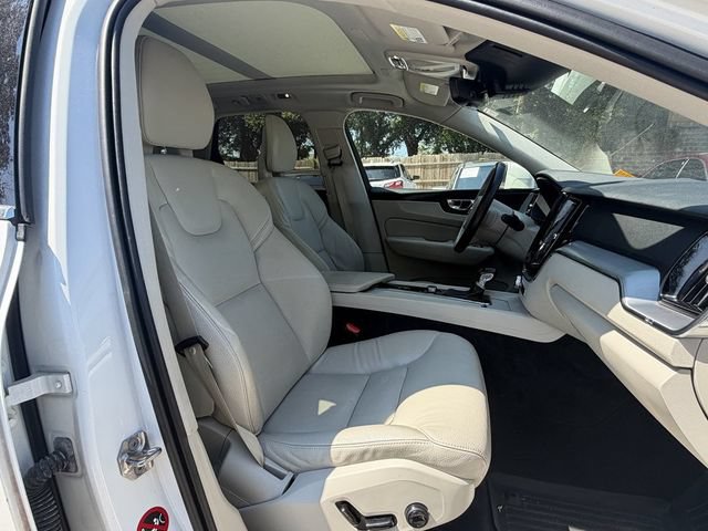Used 2018 Volvo XC60 T5 Momentum w/ Convenience Package AWD/4WD image 13