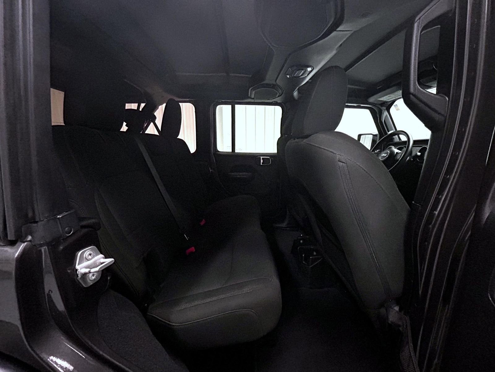 Used 2018 Jeep Wrangler Unlimited Sport image 18