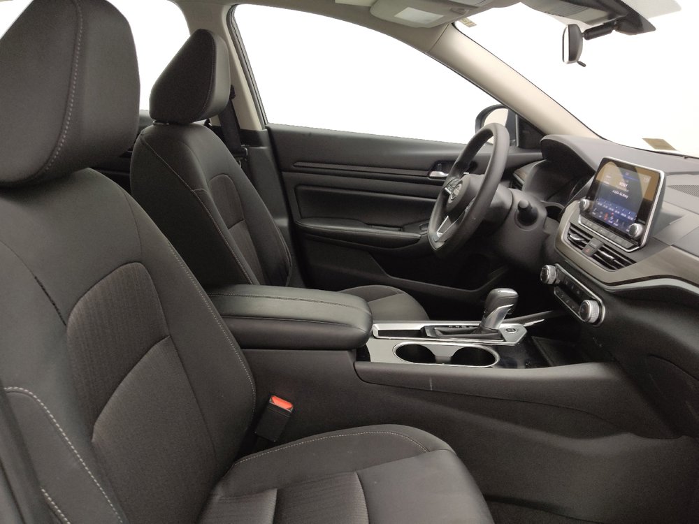 Used 2024 Nissan Altima 2.5 SV image 21