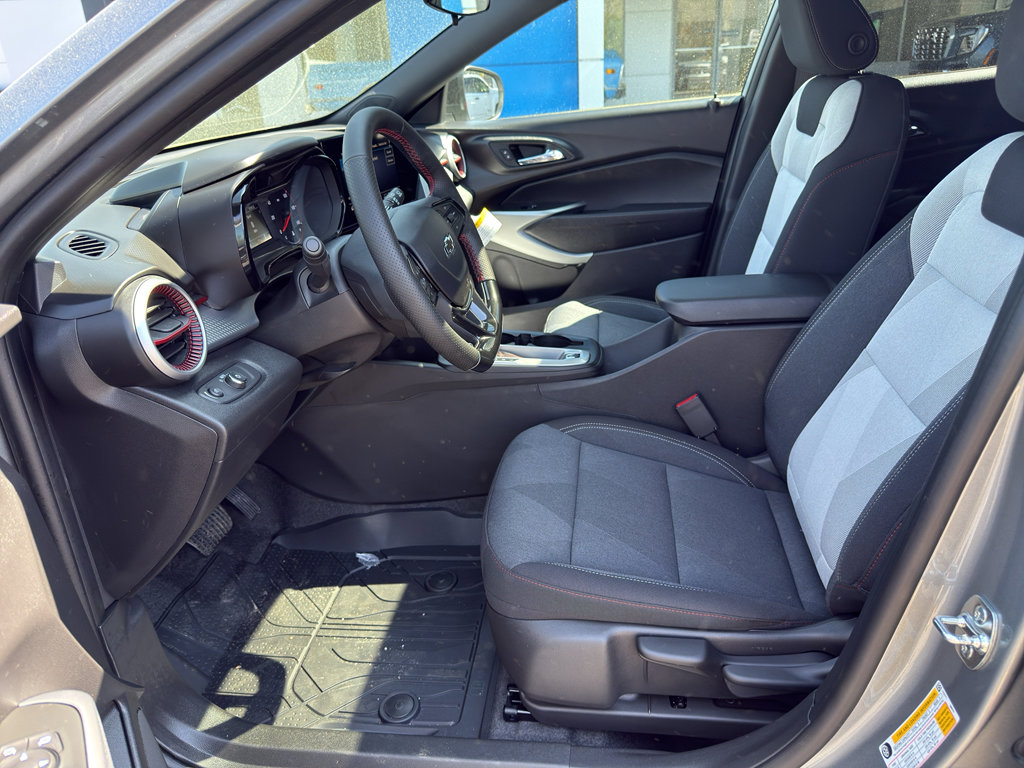 New 2026 Chevrolet Trax RS w/ Sunroof Package image 9