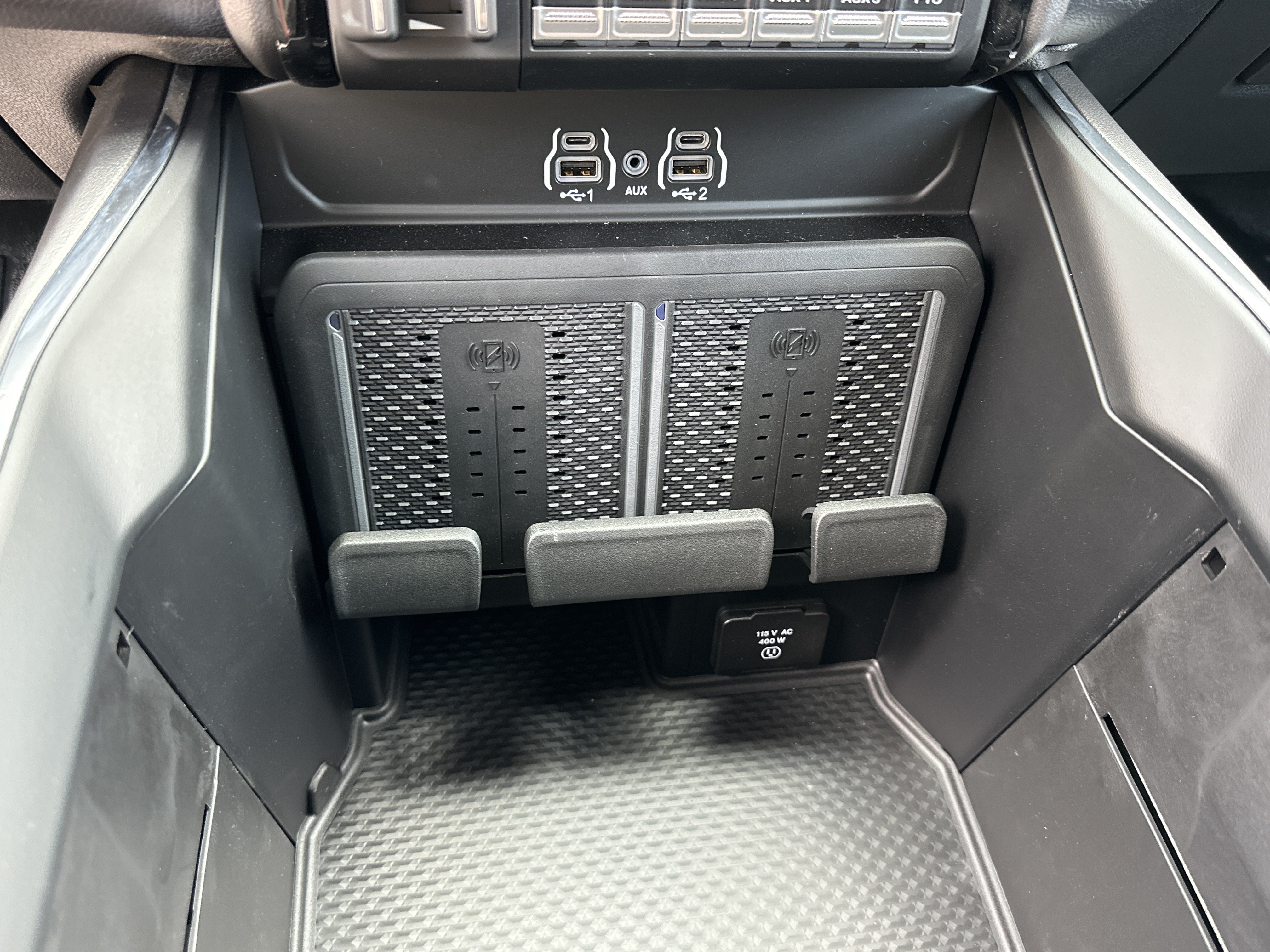 New 2026 RAM 5500 4x4 Crew Cab w/ Laramie Trim Package image 5
