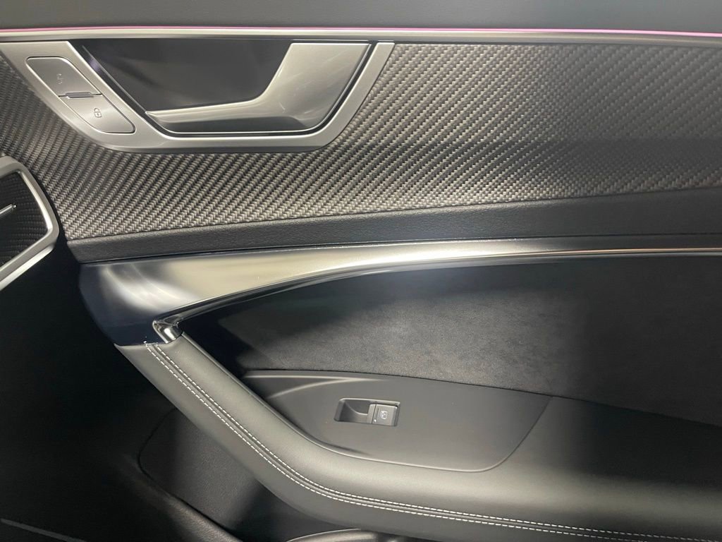 Used 2025 Audi RS 6 performance image 27