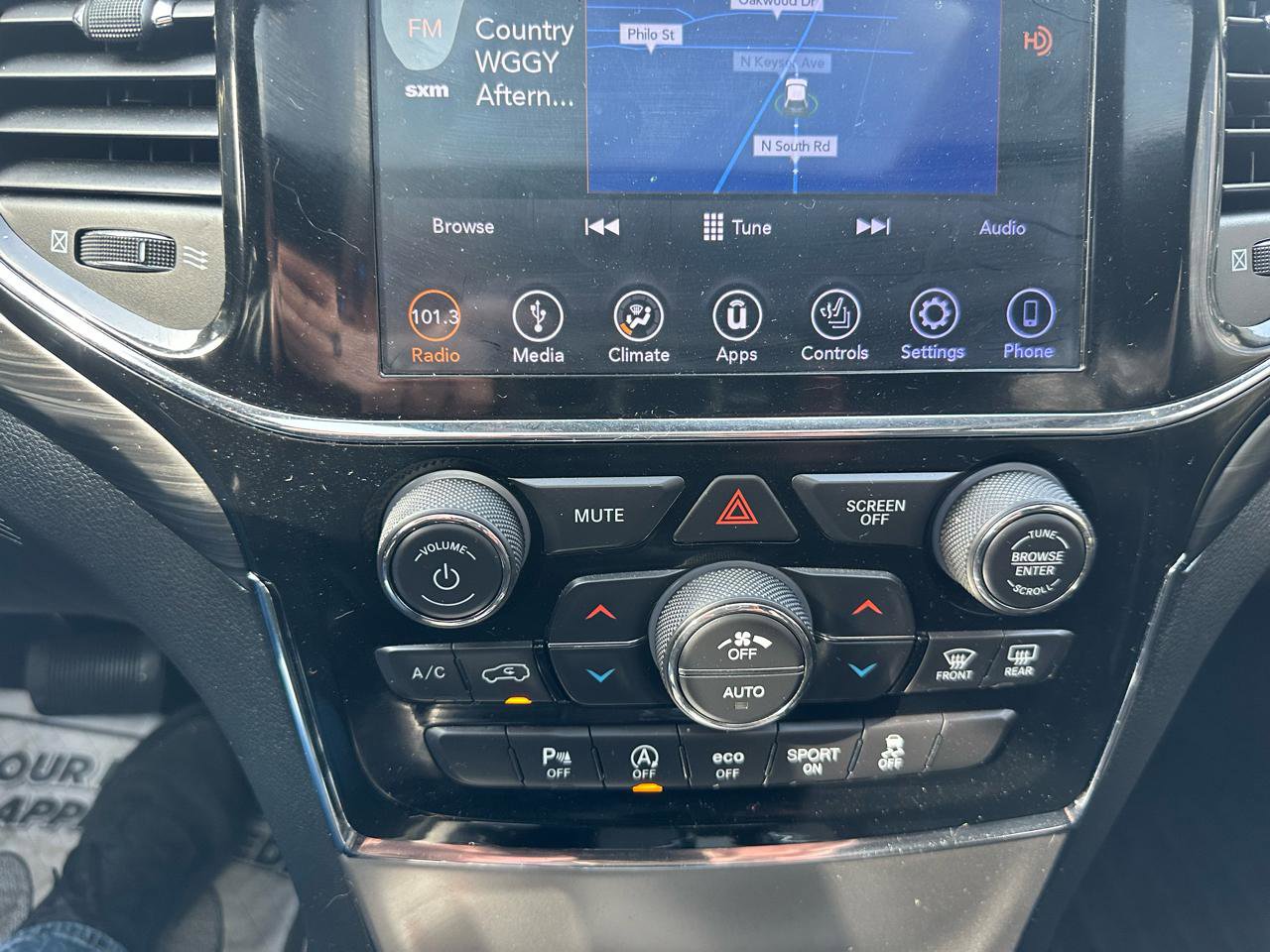 Used 2019 Jeep Grand Cherokee Altitude AWD/4WD image 33