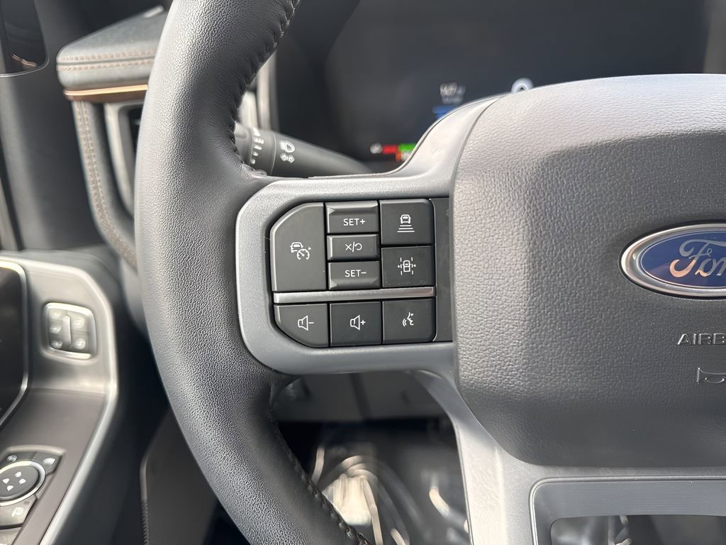 Used 2023 Ford F150 Lightning Lariat image 15