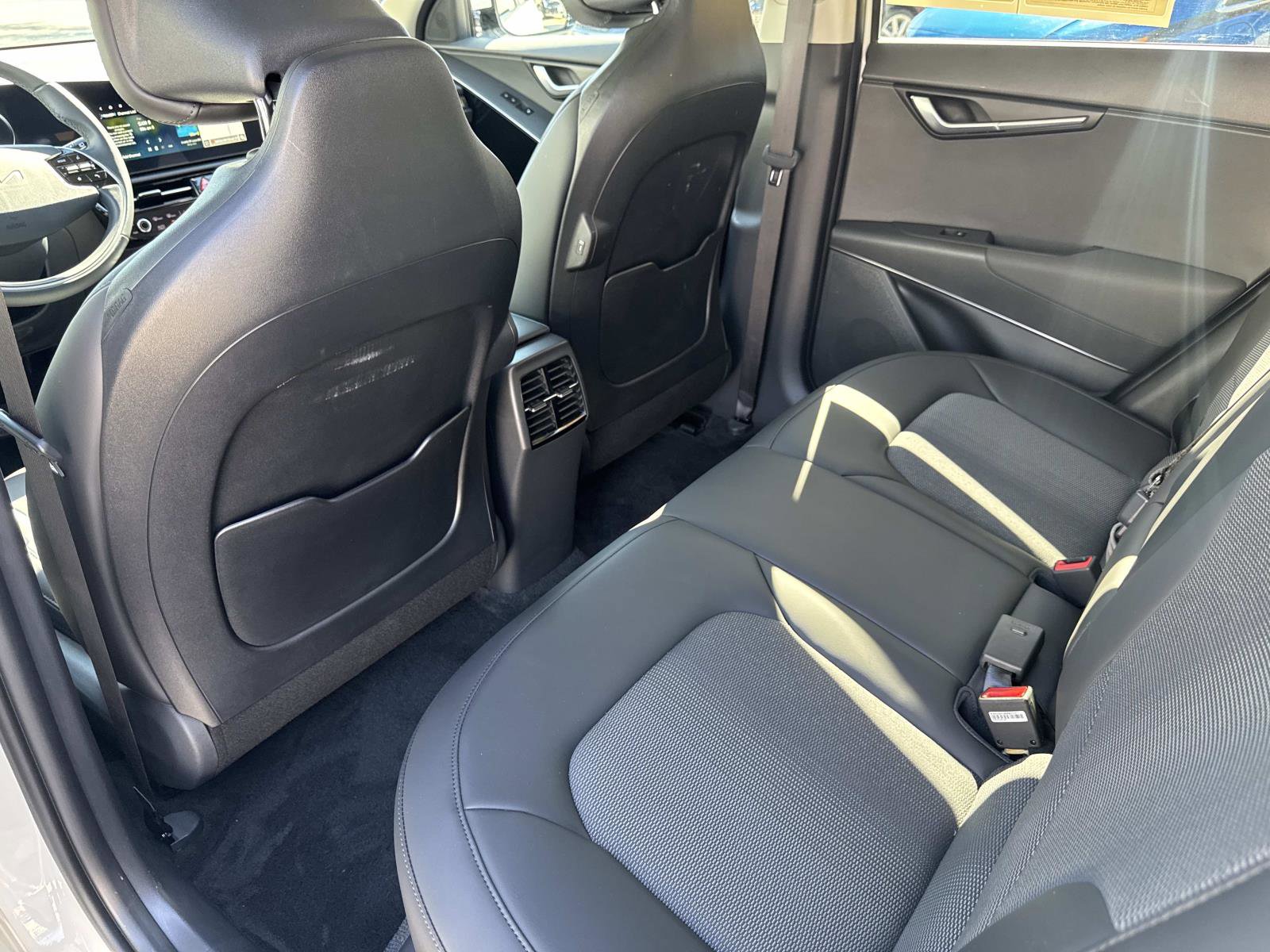 Used 2025 Kia Niro Wind image 12