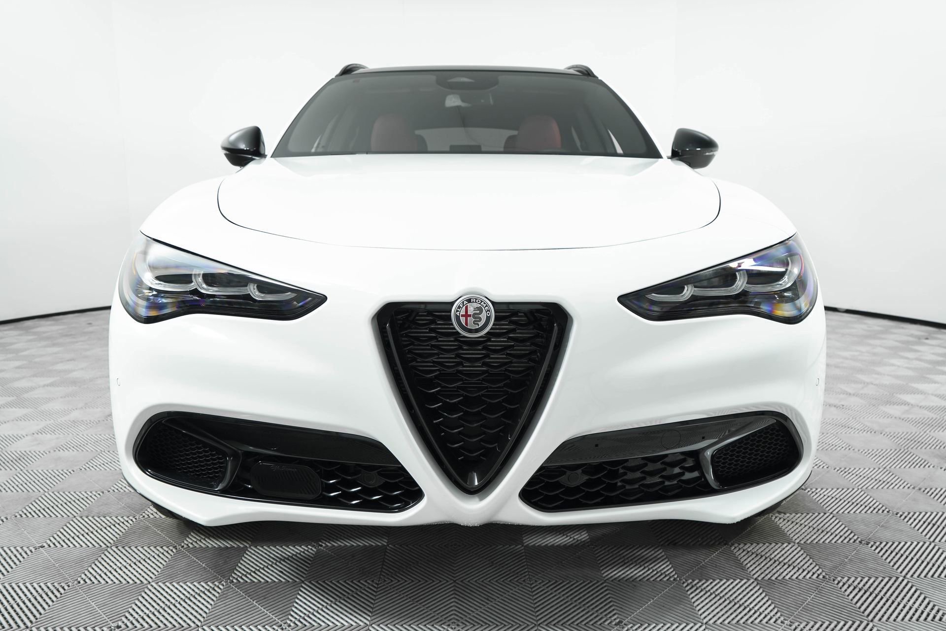 New 2025 Alfa Romeo Stelvio Sprint AWD/4WD image 2