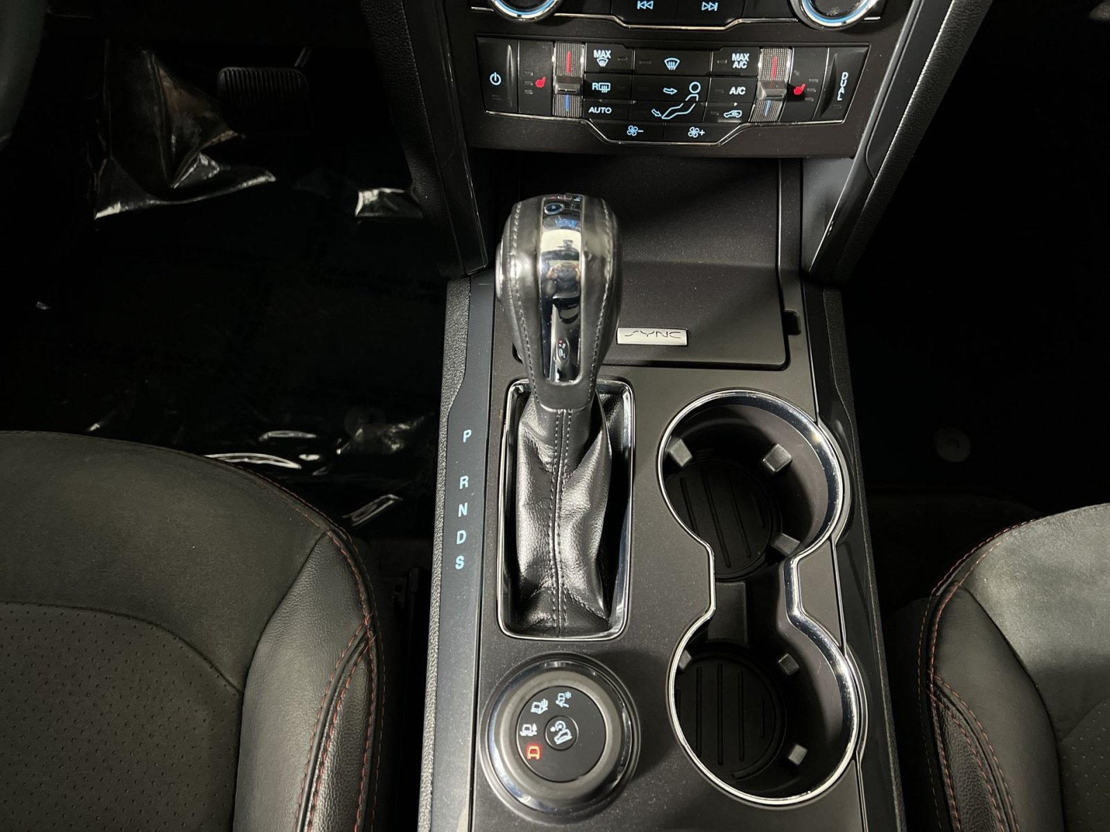 Used 2018 Ford Explorer XLT w/ Equipment Group 202A AWD/4WD image 22