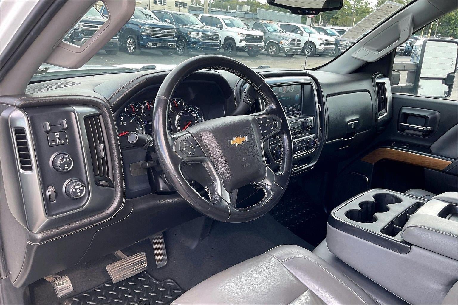 Used 2019 Chevrolet Silverado 2500 LTZ AWD/4WD image 15