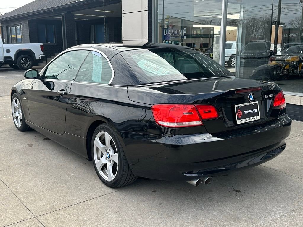 Used 2009 BMW 328i Convertible image 4