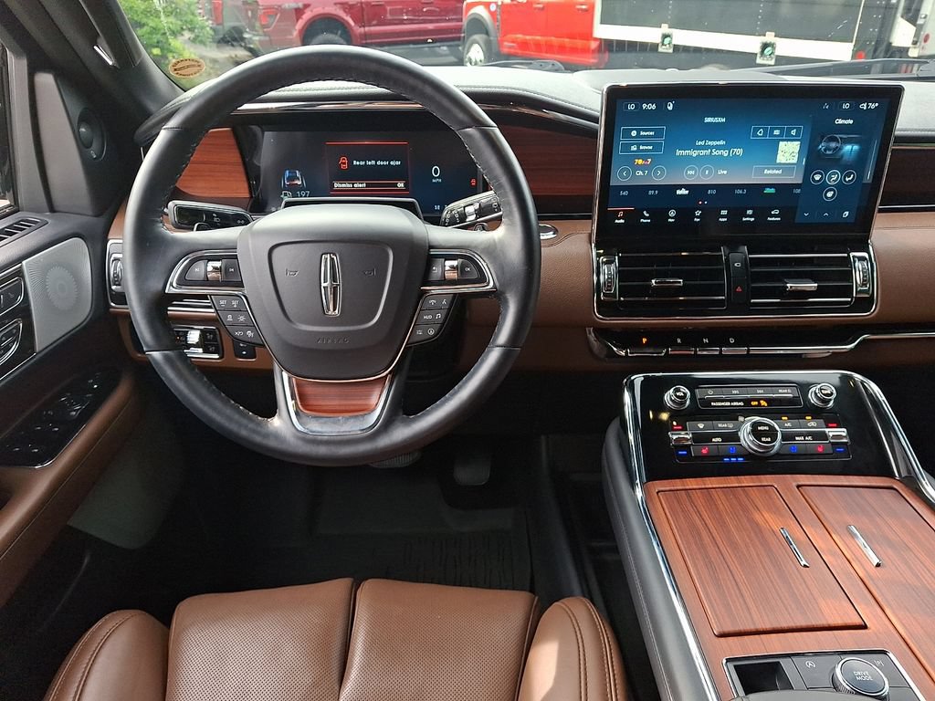 Used 2024 Lincoln Navigator Reserve AWD/4WD image 11