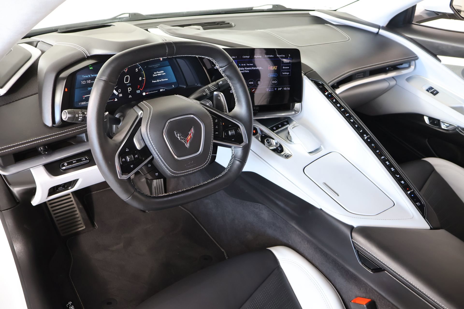 Used 2023 Chevrolet Corvette Stingray Premium Cpe w/ 3LT image 2