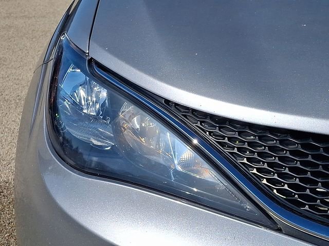 Used 2020 Chrysler Voyager LX w/ Cold Weather Group image 9