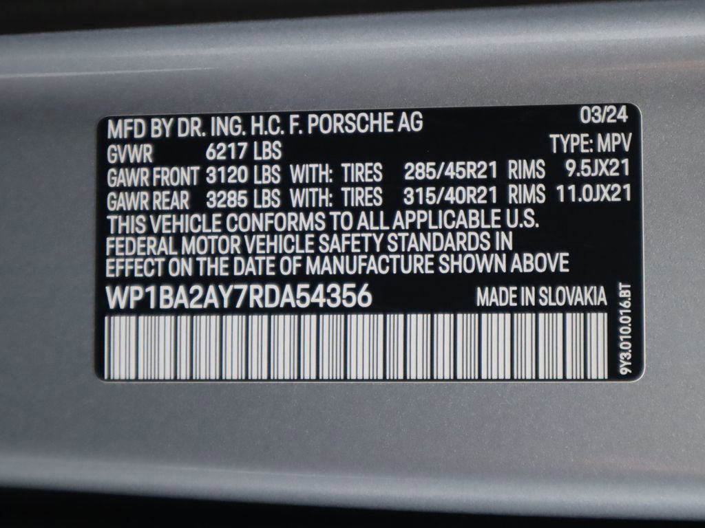 Used 2024 Porsche Cayenne Coupe AWD/4WD image 34