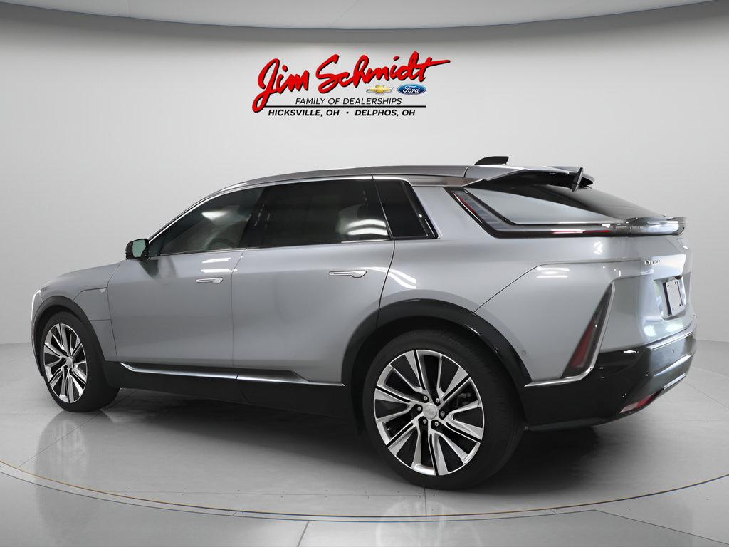 Used 2025 Cadillac Lyriq Luxury w/ LPO, Floor Liner Package AWD/4WD image 4