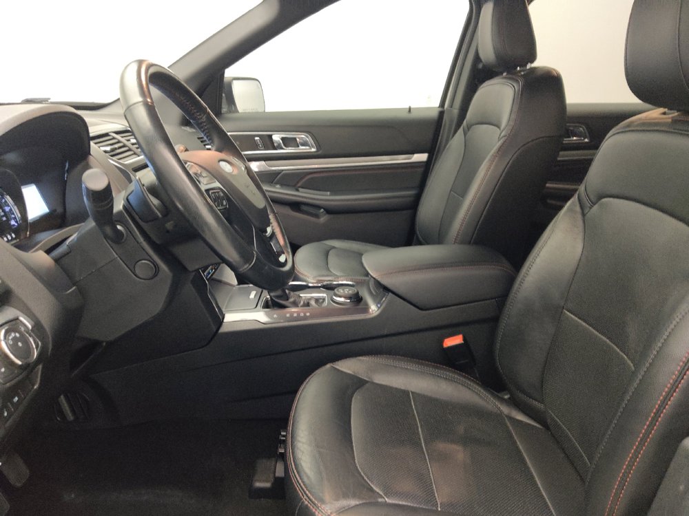 Used 2019 Ford Explorer Sport w/ Equipment Group 401A AWD/4WD image 17