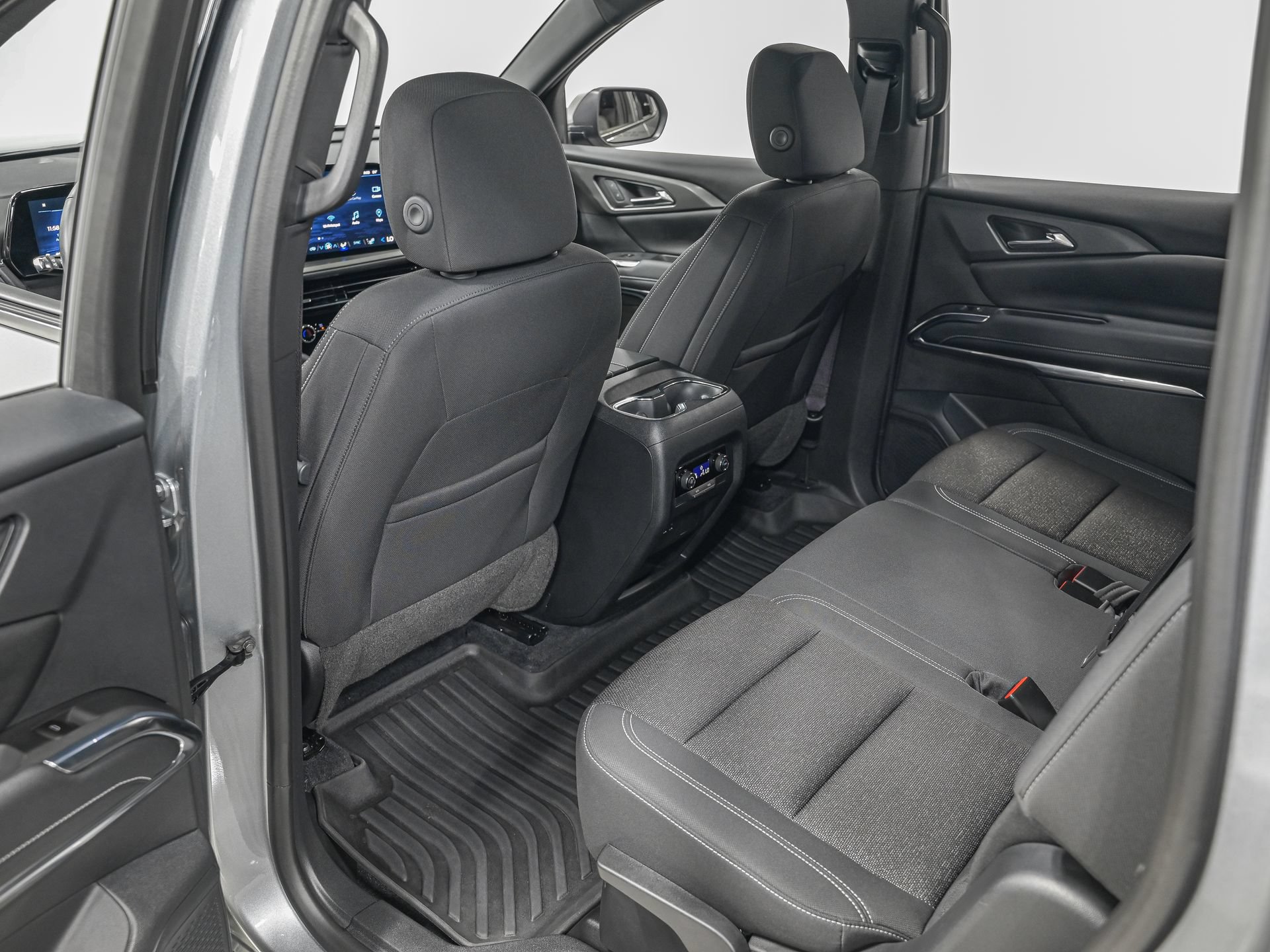 Used 2024 Chevrolet Traverse LS FWD image 26