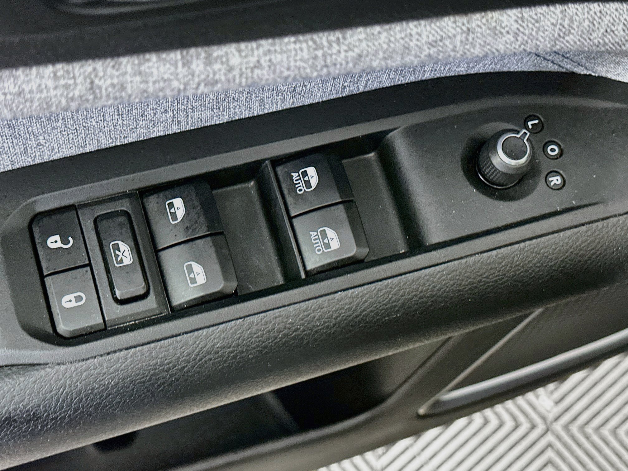 Used 2025 Jeep Compass Latitude AWD/4WD image 15