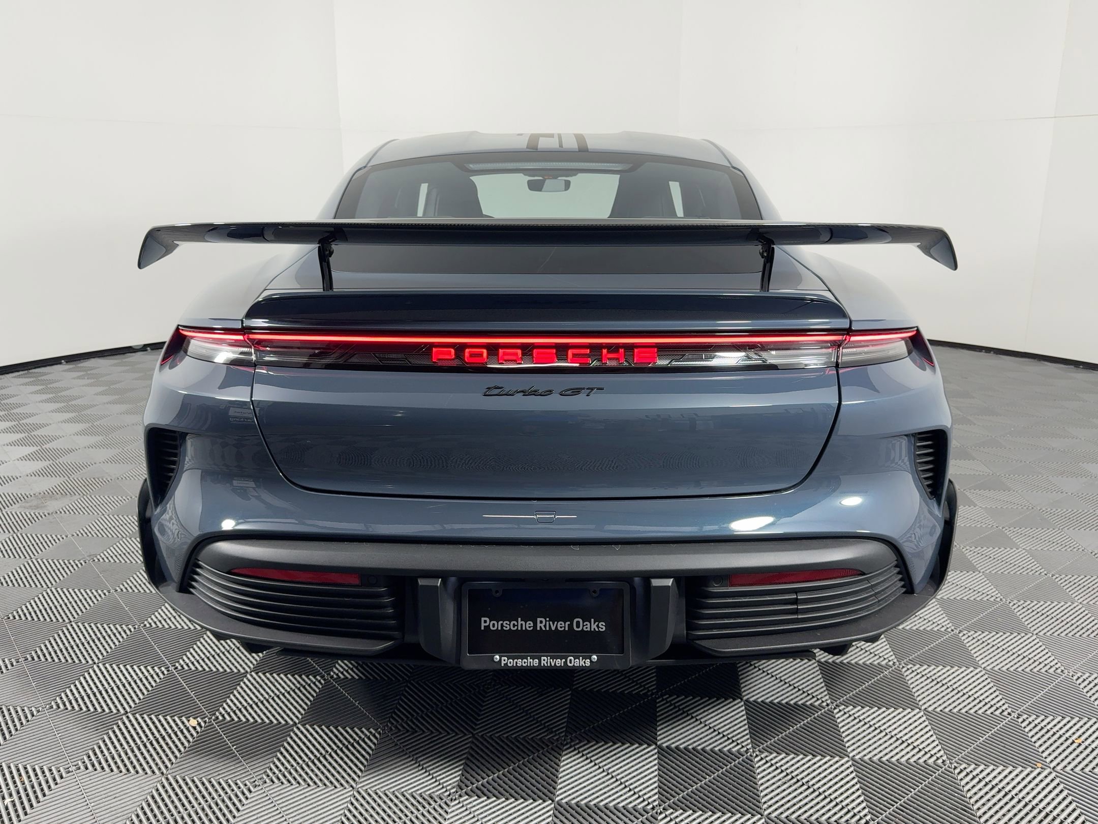 Used 2025 Porsche Taycan Turbo GT image 10