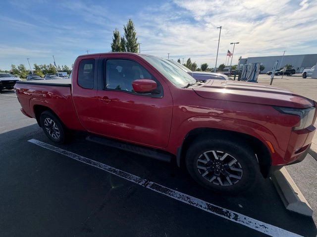 Used 2022 Nissan Frontier SV AWD/4WD image 4