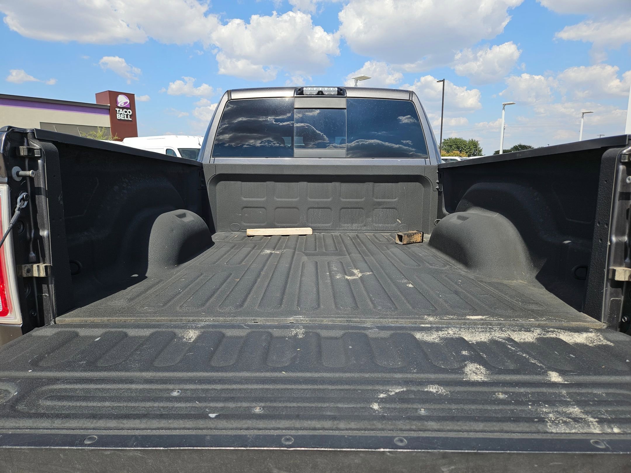 Used 2014 RAM 3500 Laramie w/ Protection Group image 24