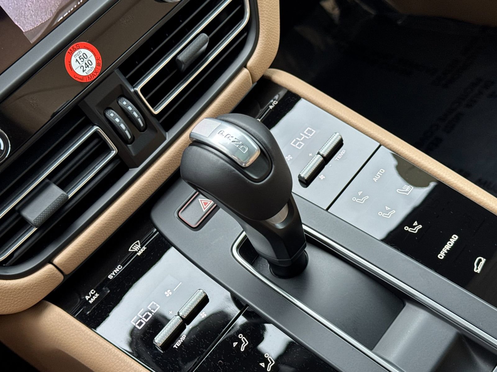 Certified 2025 Porsche Macan image 25