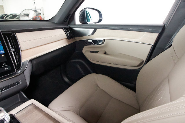 Used 2026 Volvo XC90 B6 Plus AWD/4WD image 8