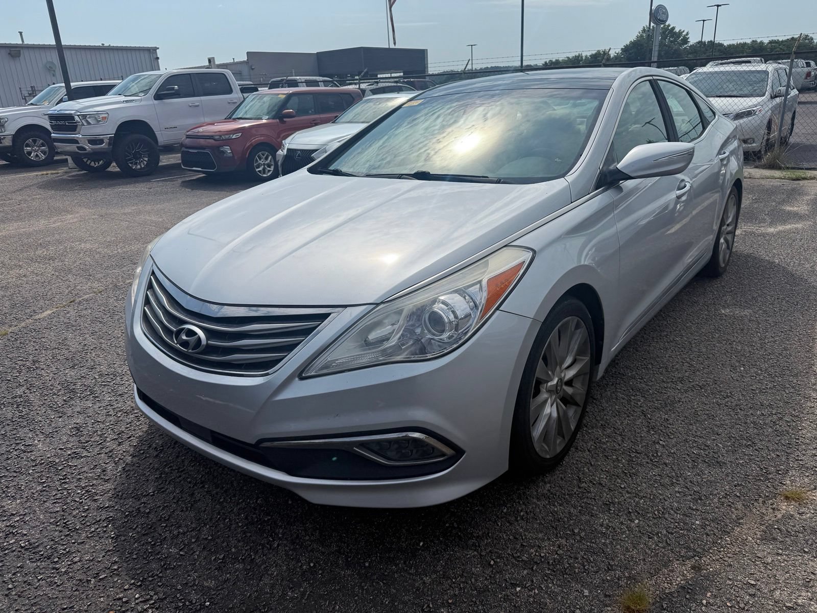 Used 2016 Hyundai Azera Limited FWD image 3