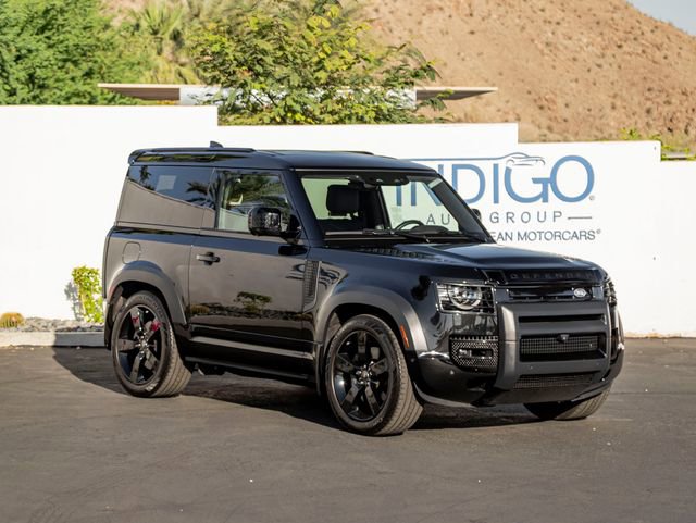 Used 2025 Land Rover Defender 90 X-Dynamic SE image 4