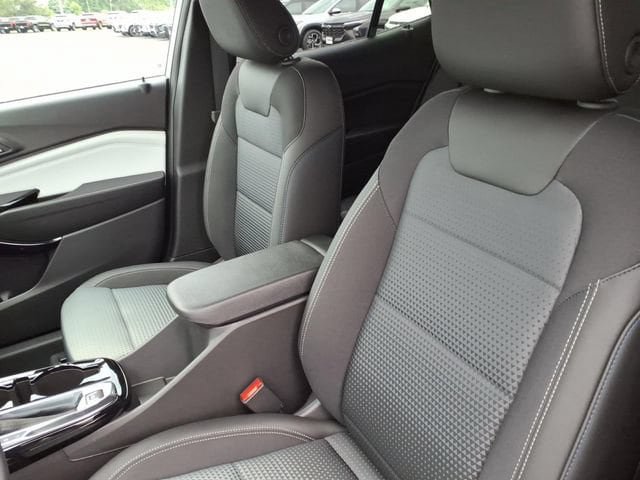 New 2026 Chevrolet Trax LT w/ LT Convenience Package FWD image 12