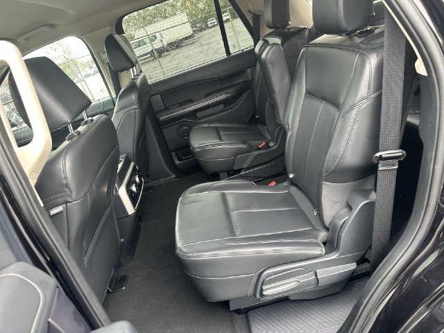 Used 2024 Ford Expedition XLT AWD/4WD image 32